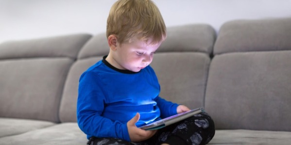El 48% de los padres usan aplicaciones de control parental para proteger a sus hijos en Internet